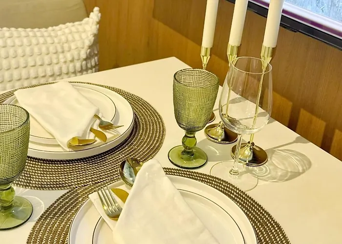 Modern Designer Uptown Bgc Appartement
